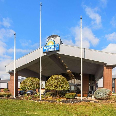 Days Inn & Suites By Wyndham Northwest Indianapolis Exterior photo