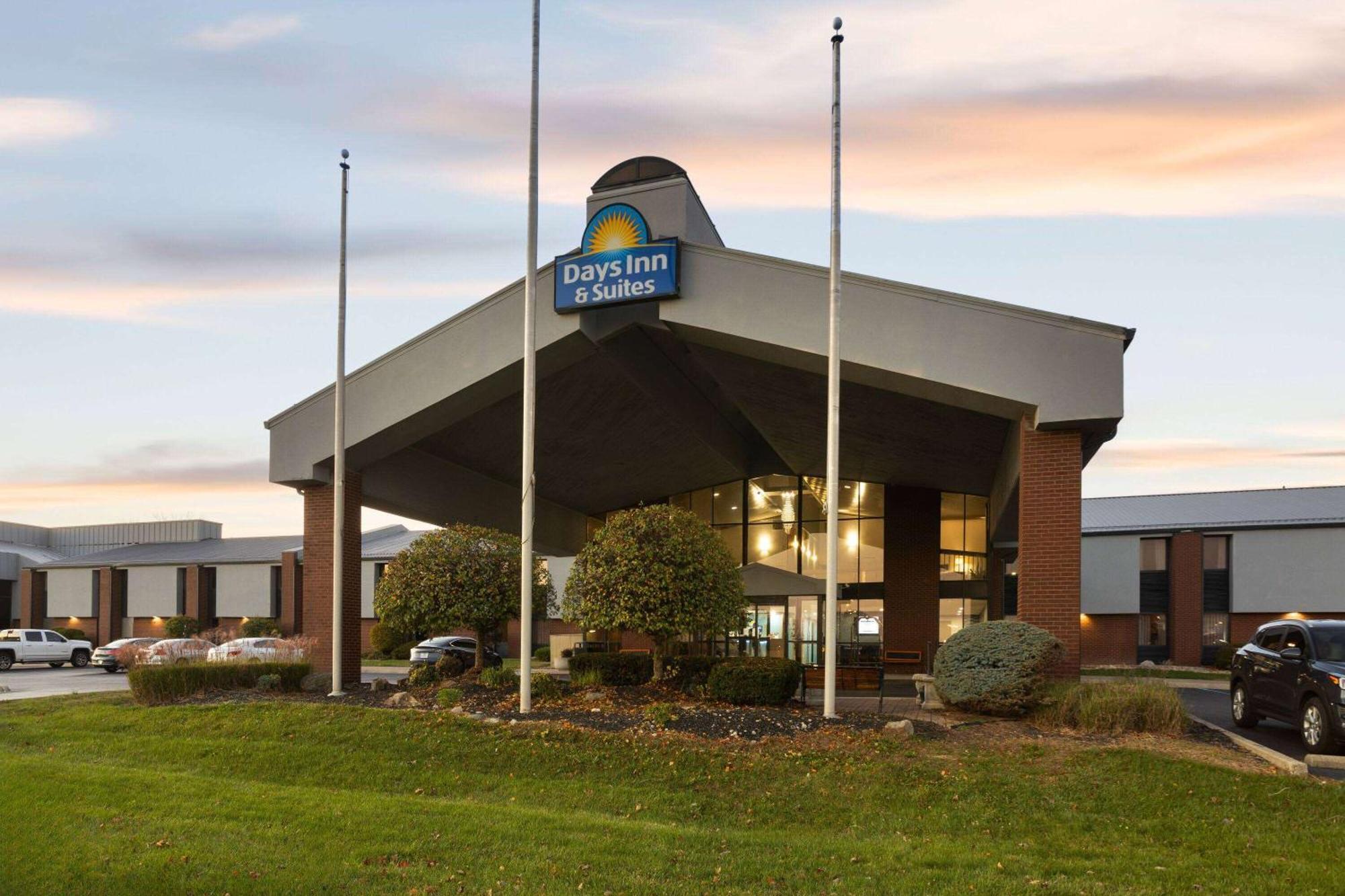 Days Inn & Suites By Wyndham Northwest Indianapolis Exterior photo