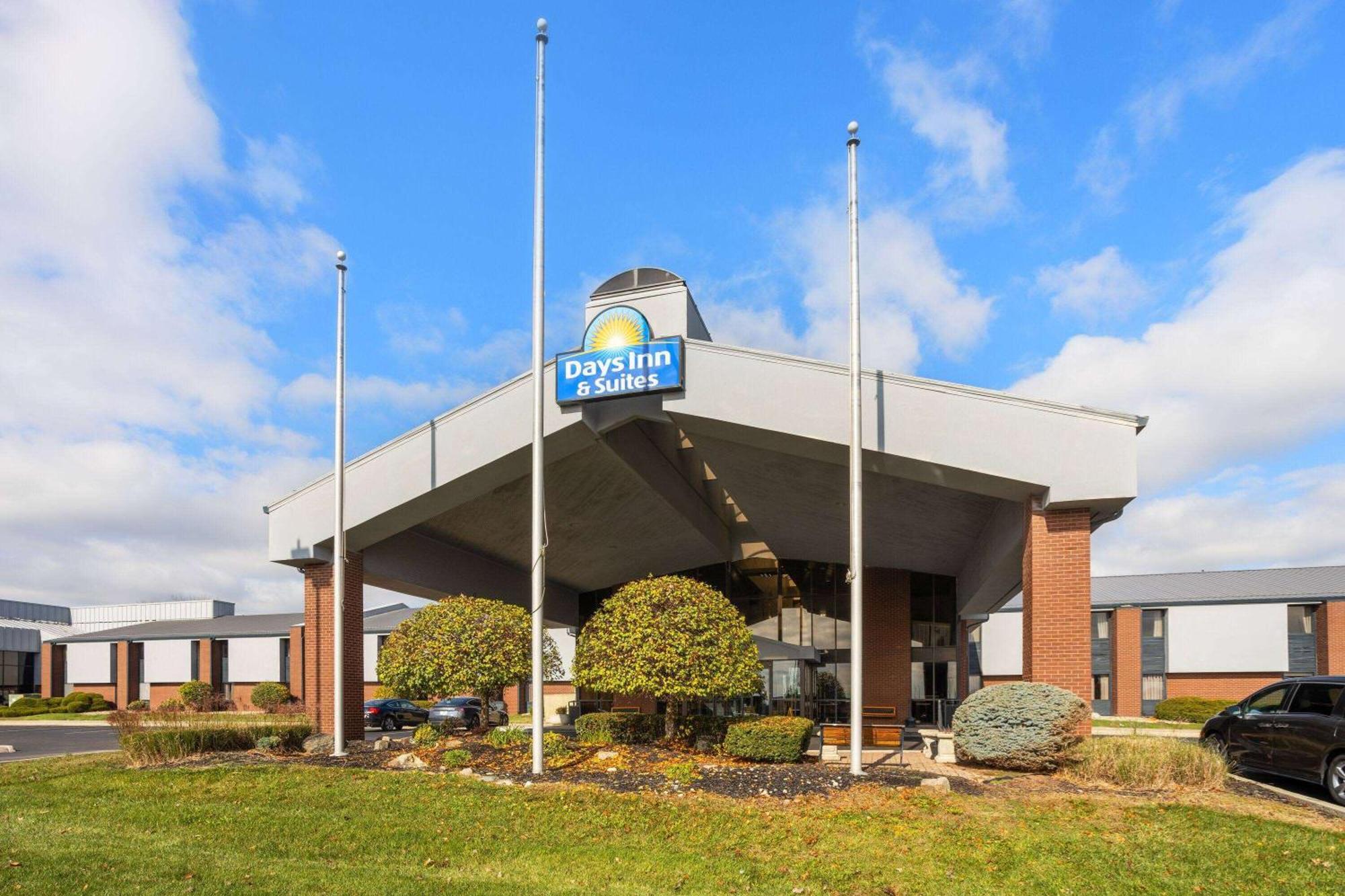 Days Inn & Suites By Wyndham Northwest Indianapolis Exterior photo